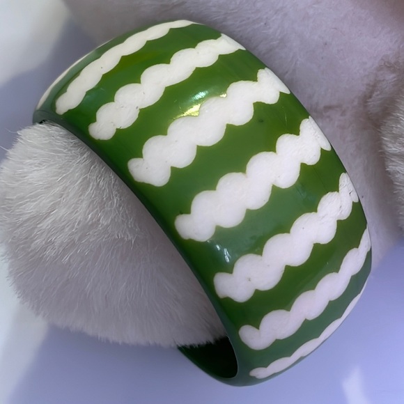 White & Green Wide Chunky Bangle Bracelet (Reminiscent of a Watermelon) - Picture 3 of 16